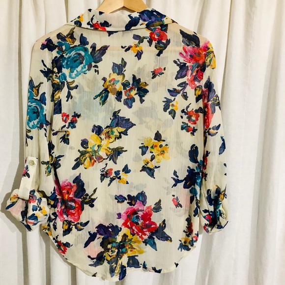 About a Girl Sheer Floral Button Up - Picture 4 of 4